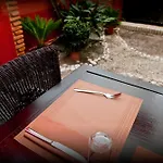 Colon Hotel 2*
