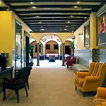 Colon 2* Córdova